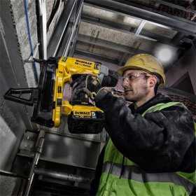 Pistol DeWALT DCN890P2 de batut cuie profesional cu acumulator 18V