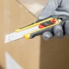 Cutter 18mm Stanley Fatmax cu sina de plastic - FMHT10338-0