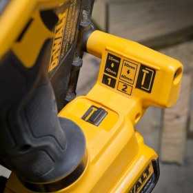 Ciocan batut cuie in profile pregaurite din metal 18V XR - DeWALT- DCN693N