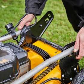 Masina de tuns gazonul DeWALT DCMW564N 2x18V fara acumulatori