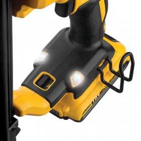 Pistol de batut cuie DeWALT DCN680NT 18Ga 18V fara acumulatori si statie incarcare.