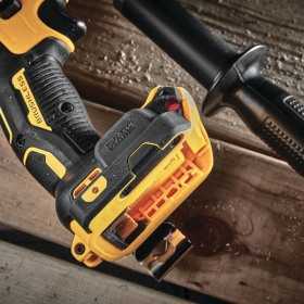 Bormasina DeWALT cu percutie, DCD999NT, cu acumulator, 126 Nm