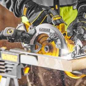 Circular (Fierastrau circular)  Pro DeWALT, de Mana, DCS573NT, Brushless, 18 V, Li-Ion