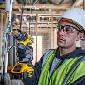 Pistol aer cald DeWALT 18V XR fara acc - DCE530N