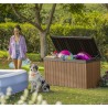 Lada pentru depozitare exterior, pentru accesorii gradina si terasa, capac rezistent, material polipropilena, culoare maro, Keter Darwin, rezistenta UV si intemperii, textura lemn, 570 L