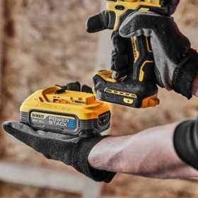Masina de insurubat (autofiletanta) si gaurit DeWALT, DCD800H2T, cu acumulator, 18 V, 5AH,  34 Nm, 0 - 650 rpm