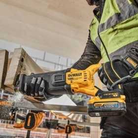 Fierastrau Sabie DeWalt DCS386H2T-QW, cu acumulator Li-Ion 18 V, 5.0 Ah, 3000 cpm, Taiere Max 300 mm, Lungime Cursa 28.6 mm, pentru Taiere Lemn, Aluminiu sau Otel