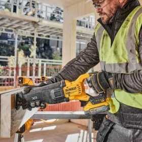 Fierastrau Sabie DeWalt DCS386H2T-QW, cu acumulator Li-Ion 18 V, 5.0 Ah, 3000 cpm, Taiere Max 300 mm, Lungime Cursa 28.6 mm, pentru Taiere Lemn, Aluminiu sau Otel