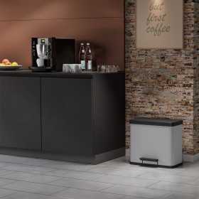 Separator de deseuri cu pedala din otel inoxidabil gri mat Hailo Oko Trio Plus L