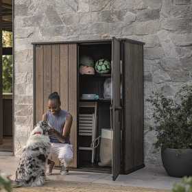 Dulap exterior gradina, din compozit DecoCoat, pentru unelte si accesorii, maro, 2 rafturi, Keter Signature, 140 x 736 x 1704 cm, cu podea, 2 usi, 1400 L, rezistent la intemperii