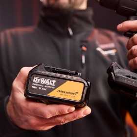 Masina de gaurit si insurubat cu percutie, DEWALT X MCLAREN F1 Team,  18V, XR 2x 5Ah, 90 Nm, cutie TSAK, DCD86MP2T