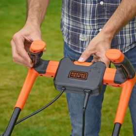 Masina electrica de tuns gazonul Black+Decker, 1200 W, latime de taiere 32 cm, sac 35 L, maner tip bicicleta - BEMW451BH